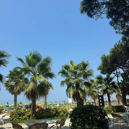 Sea View Deluxe Qerret Golem Apartment *