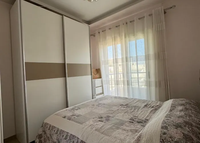 Apartment Sea View Deluxe Qerret Golem *