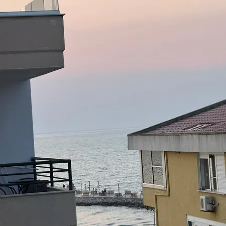 Sea View Deluxe Qerret Golem Lägenhet *